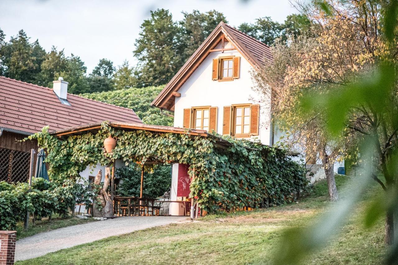 Wiener Kellerstoeckl - 13er Holiday home Eltendorf